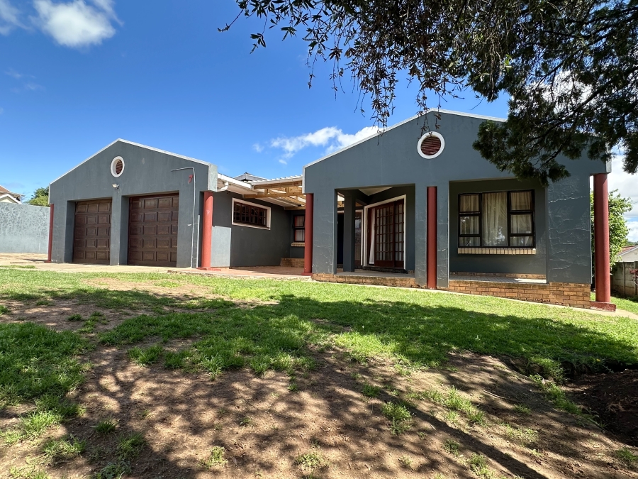 5 Bedroom Property for Sale in Southernwood Eastern Cape